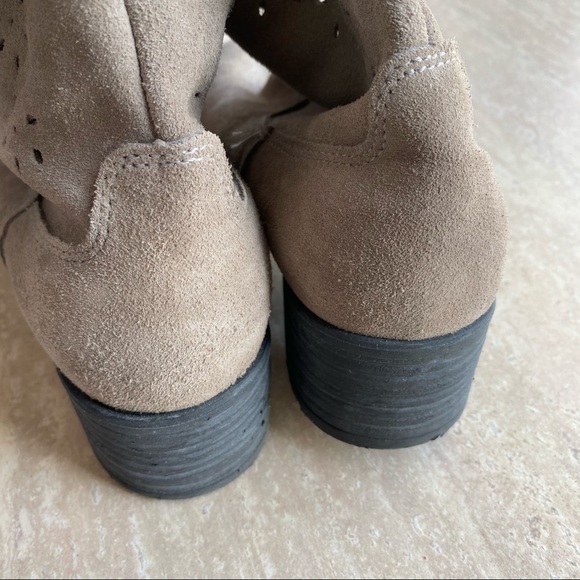 CLOSET CLOSING Martino Suede Floral Cut Out High Quality Boots - Picture 12 of 13